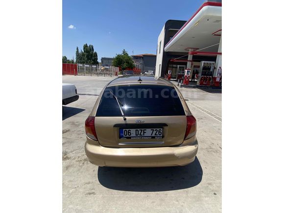 Aile Arabası Kia Rio 