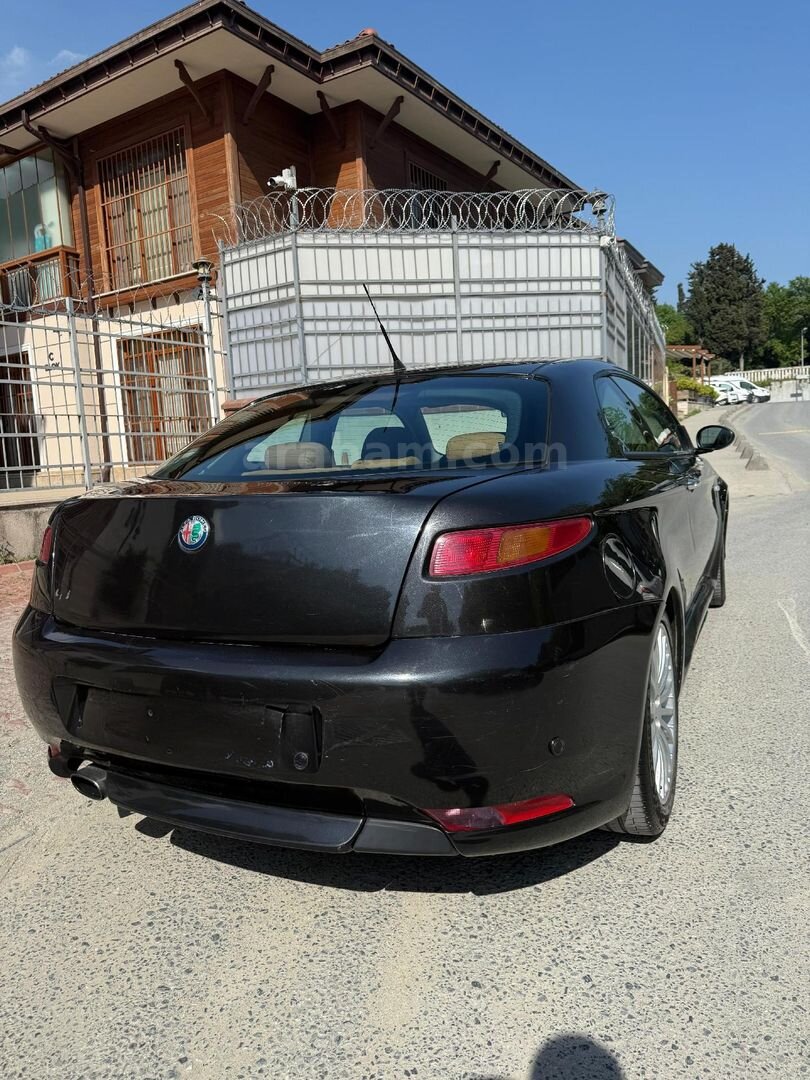 Sahibinden Alfa Romeo GT 2.0 JTS Distinctive 2006 Model İstanbul 141.000 km Siyah 6