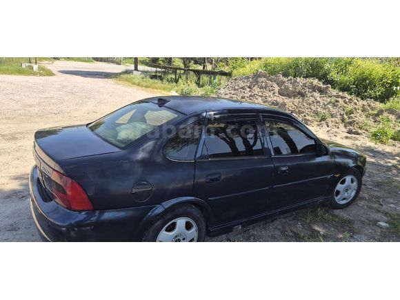 Sahibinden Opel Vectra 2.0 CDX 2000 Model  301.000 km Mavi