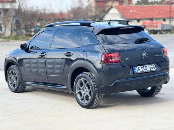 BOYASİZ HATASIZ C4 Cactus OTOMATİK 1.2 PureTech Feel 2017 Model  100.000 km