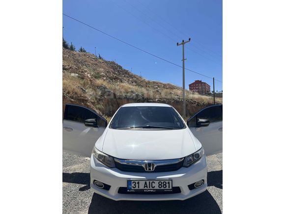 Sahibinden Honda Civic 1.6 Eco Premium 2013 Model 115.327 km Beyaz