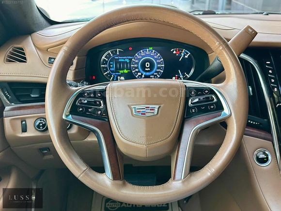 LUSSO GARAJ'dan SIRADIŞINI SEVENLERE CADILLAC ESCALADEE 6.2 V8