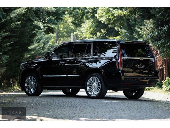 LUSSO GARAJ'dan SIRADIŞINI SEVENLERE CADILLAC ESCALADEE 6.2 V8