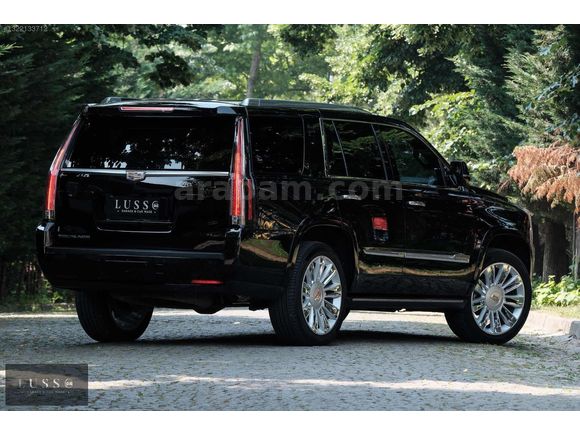 LUSSO GARAJ'dan SIRADIŞINI SEVENLERE CADILLAC ESCALADEE 6.2 V8