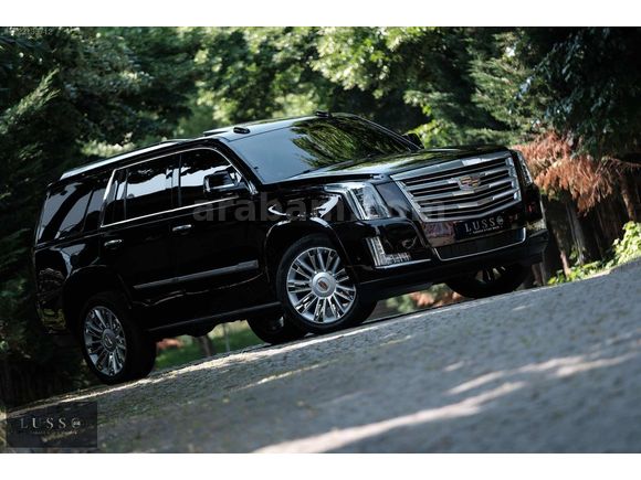 LUSSO GARAJ'dan SIRADIŞINI SEVENLERE CADILLAC ESCALADEE 6.2 V8