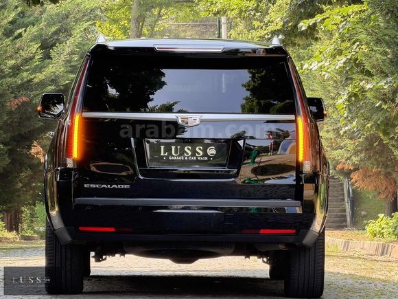 LUSSO GARAJ'dan SIRADIŞINI SEVENLERE CADILLAC ESCALADEE 6.2 V8