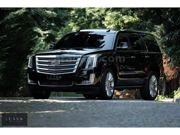 LUSSO GARAJ'dan SIRADIŞINI SEVENLERE CADILLAC ESCALADEE 6.2 V8