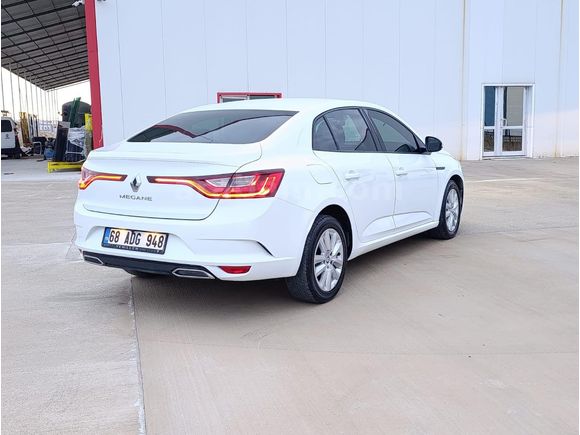Sahibinden Renault Megane 1.3 TCe Joy 2022 Model