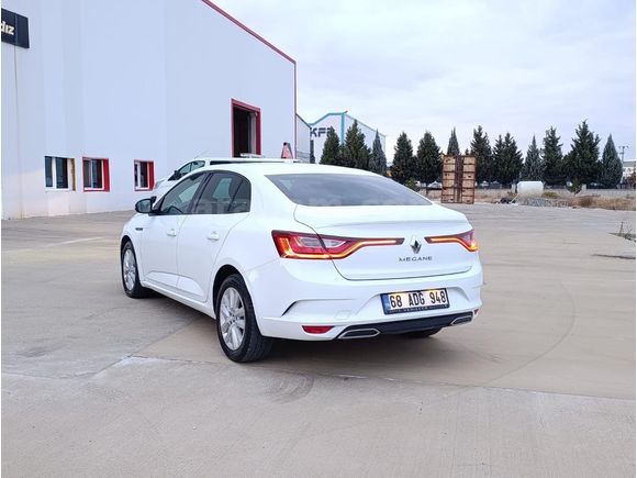 Sahibinden Renault Megane 1.3 TCe Joy 2022 Model