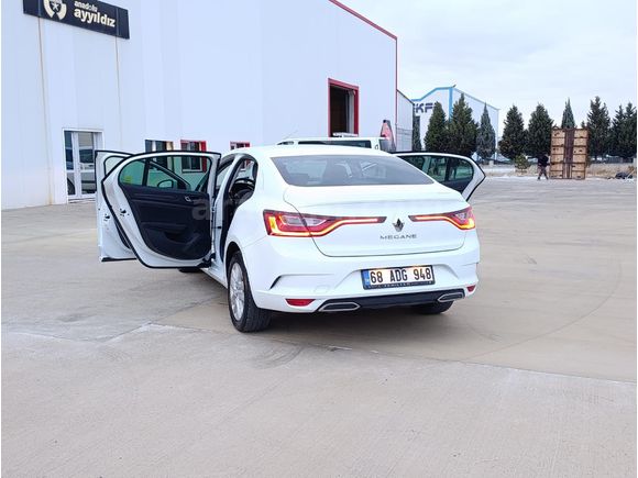Sahibinden Renault Megane 1.3 TCe Joy 2022 Model