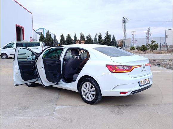 Sahibinden Renault Megane 1.3 TCe Joy 2022 Model