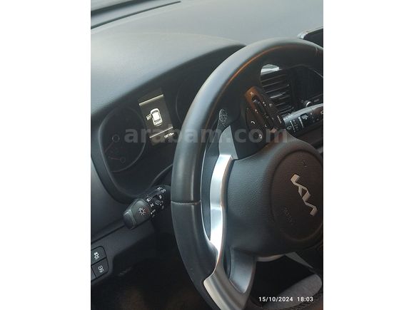 Sahibinden Kia Stonic 1.25 MPI Cool 2023 Model 