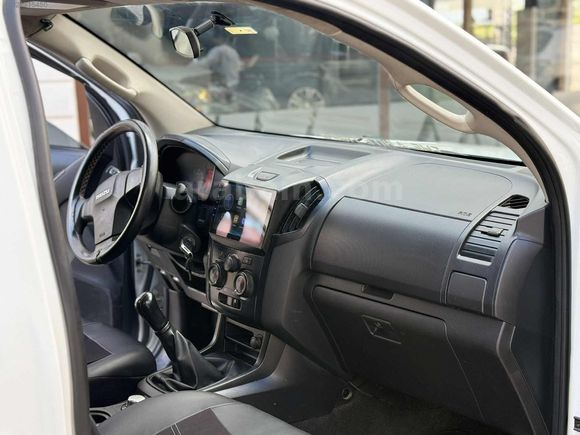 ARMES AUTO'DAN EXTRALI OFROAD YAPILI D-MAX 4*4