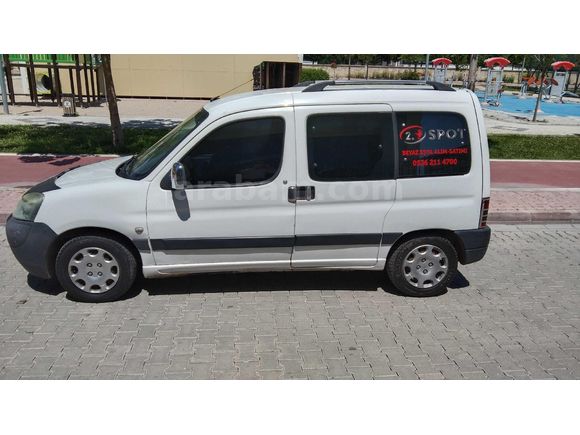 Masrafsız Combi Partner Çift sürgü Bakımlı Combi van 2004