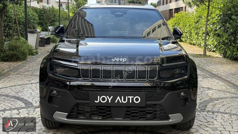 Galeriden Jeep Avenger Hybrid 1.2 Summit 2025 Model İstanbul 6.001 km Siyah