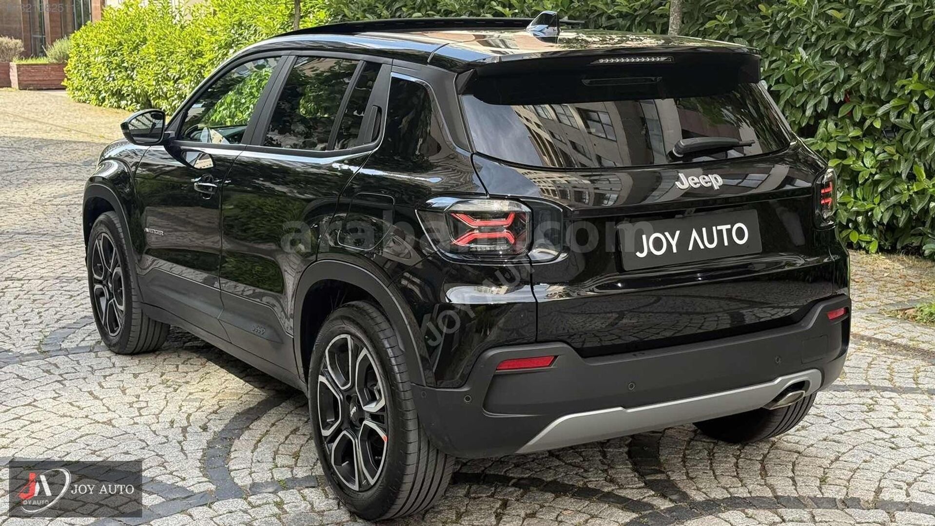 Galeriden Jeep Avenger Hybrid 1.2 Summit 2025 Model İstanbul 6.001 km Siyah 4