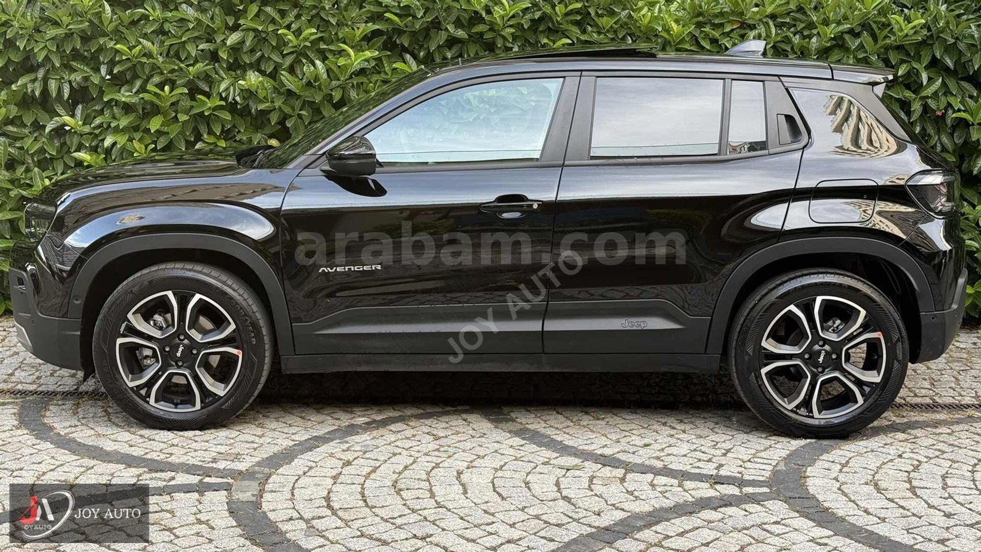 Galeriden Jeep Avenger Hybrid 1.2 Summit 2025 Model İstanbul 6.001 km Siyah 3