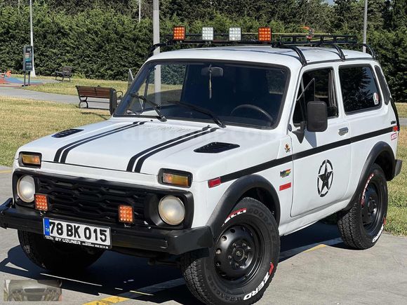 ARAZİ KEÇİSİ LADA NIVA ÖZEL MAKİNE AKSESUARLI TERTEMİZ 4x4