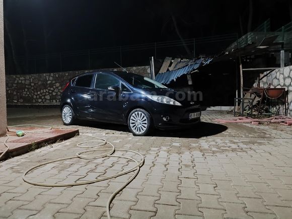 Sahibinden Ford Fiesta 1.4 TDCi Titanium 2009 Model  153.000 km Siyah