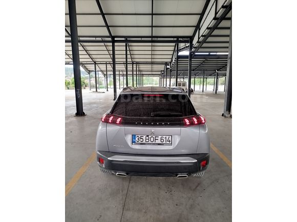 Öğretmenden Peugeot 2008 1.2 PureTech Allure 2023 Model