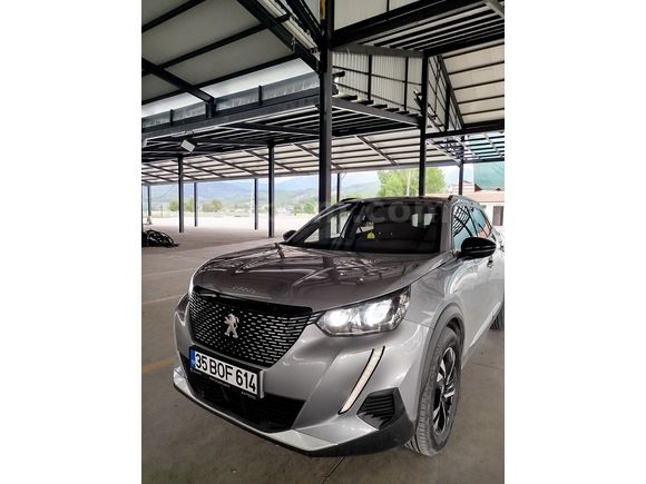 Öğretmenden Peugeot 2008 1.2 PureTech Allure 2023 Model