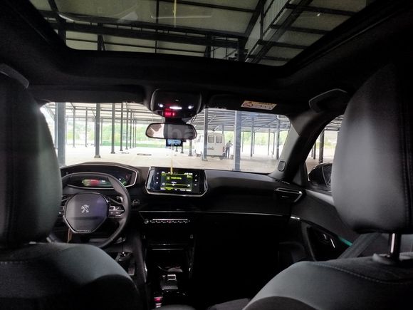 Öğretmenden Peugeot 2008 1.2 PureTech Allure 2023 Model
