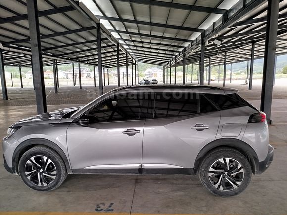 Öğretmenden Peugeot 2008 1.2 PureTech Allure 2023 Model