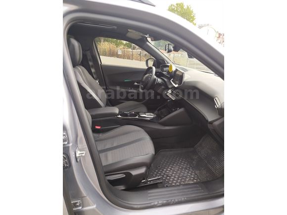 Öğretmenden Peugeot 2008 1.2 PureTech Allure 2023 Model