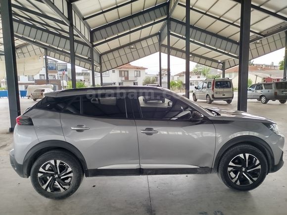 Öğretmenden Peugeot 2008 1.2 PureTech Allure 2023 Model