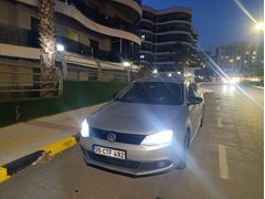 ÖĞRETMENDEN MODEL YÜKSELTMEK İÇİN SATILIK OTOMATİK 2013 JETTA