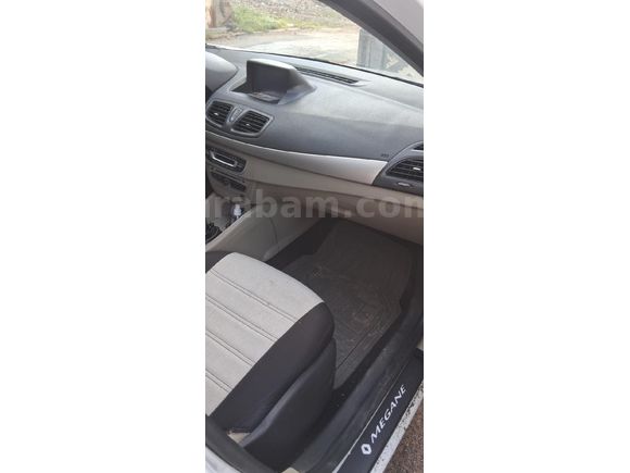 Sahibinden Renault Megane 1.5 dCi Expression 2012 Model  205.000 km Beyaz