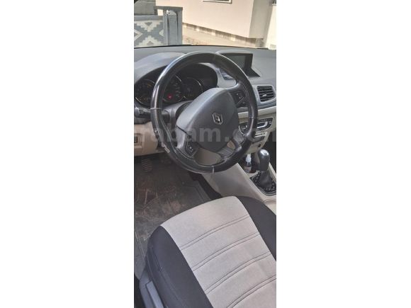 Sahibinden Renault Megane 1.5 dCi Expression 2012 Model  205.000 km Beyaz