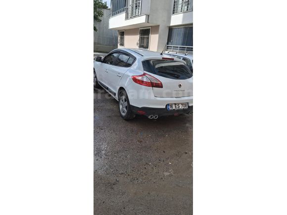 Sahibinden Renault Megane 1.5 dCi Expression 2012 Model  205.000 km Beyaz