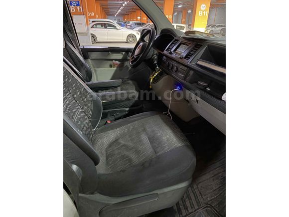 Volkswagen Transporter 2.0 TDI Camlı Van