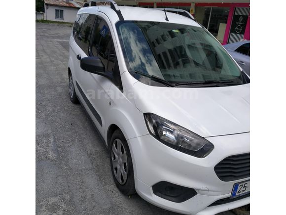 Sahibinden Ford Tourneo Courier 1.5 TDCi Trend 2022 Model  55.000 km Beyaz