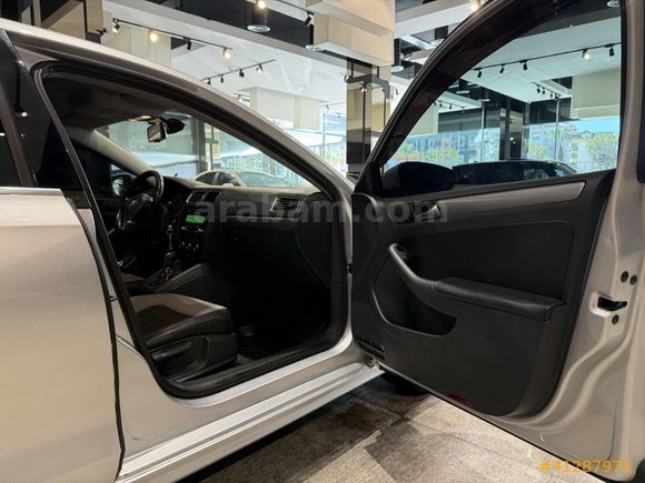 EGETUĞ 2013 Jetta Comfortline Dsg Lpg Park Sensörü 250.000 Km