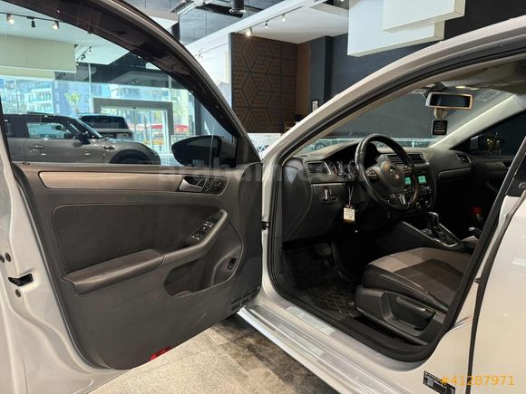 EGETUĞ 2013 Jetta Comfortline Dsg Lpg Park Sensörü 250.000 Km