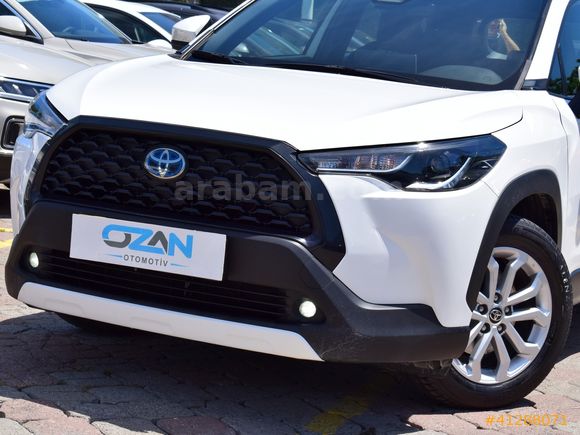 MAZDA OZAN'DAN 101 BİNDE 2023 TOYOTA COROLLA CROSS CAM TAVAN