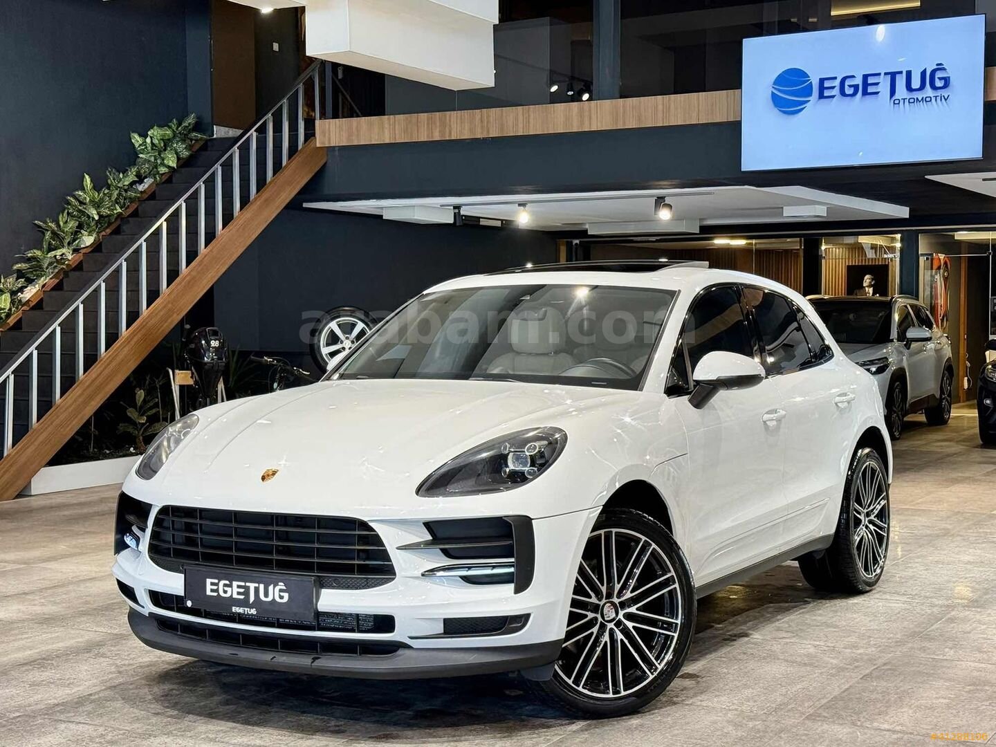 Galeriden Porsche Macan 2.0 2020 Model Antalya 166.800 km Beyaz 1