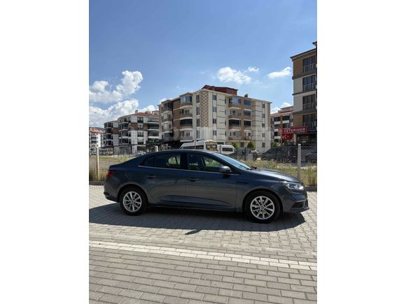 Sahibinden Renault Megane 1.5 Blue DCI Touch 2020 Model 