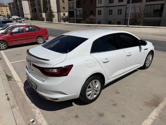 Sahibinden Renault Megane 1.3 TCe Joy 2021 Model 