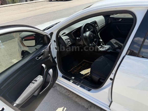 Sahibinden Renault Megane 1.3 TCe Joy 2021 Model 