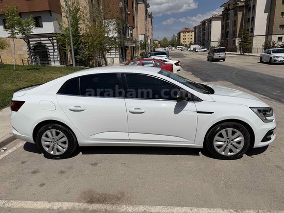 Sahibinden Renault Megane 1.3 TCe Joy 2021 Model 