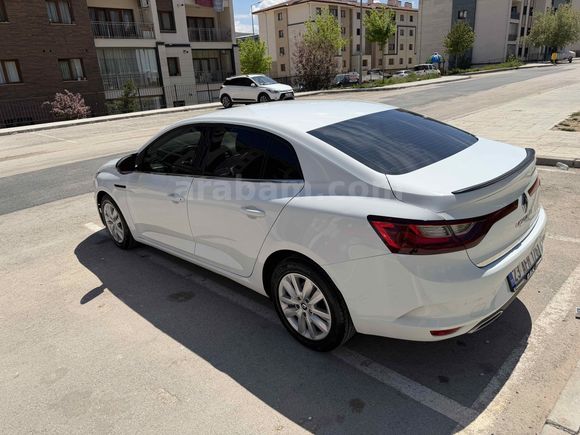 Sahibinden Renault Megane 1.3 TCe Joy 2021 Model 