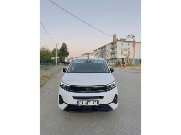 Sahibinden Opel Combo 1.5 CDTI Essential 2025 Model 