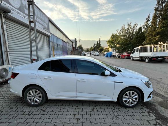Sahibinden Renault Megane 1.3 TCe Joy 2021 Model 