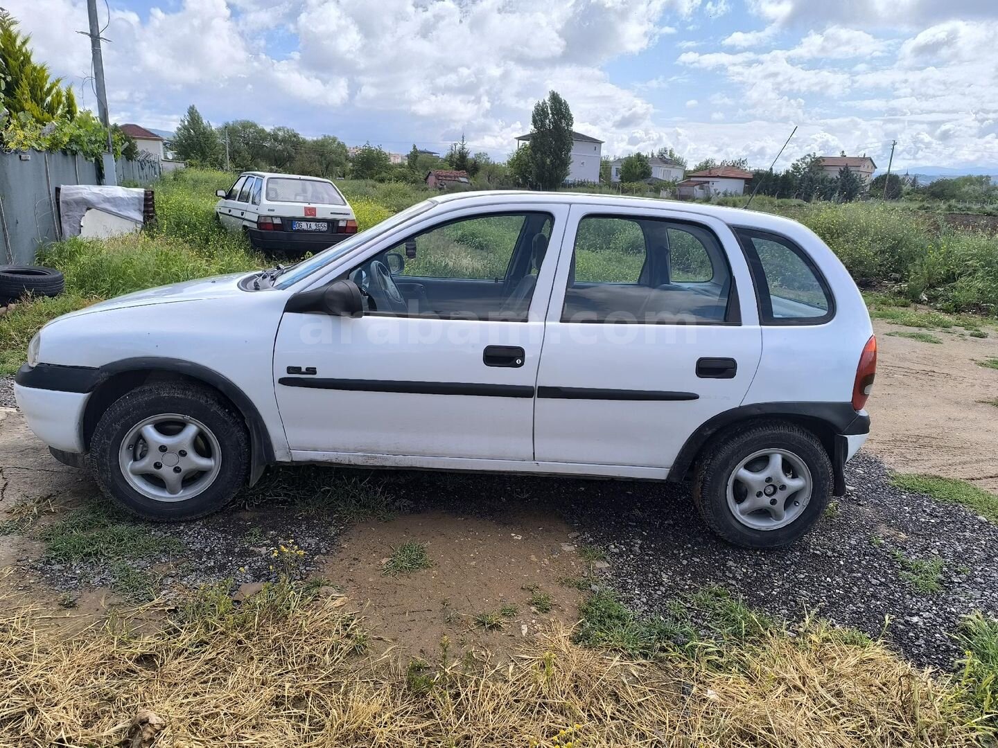 Galeriden Opel Corsa 1.4 GLS 1997 Model Kırıkkale 259.000 km Beyaz 4