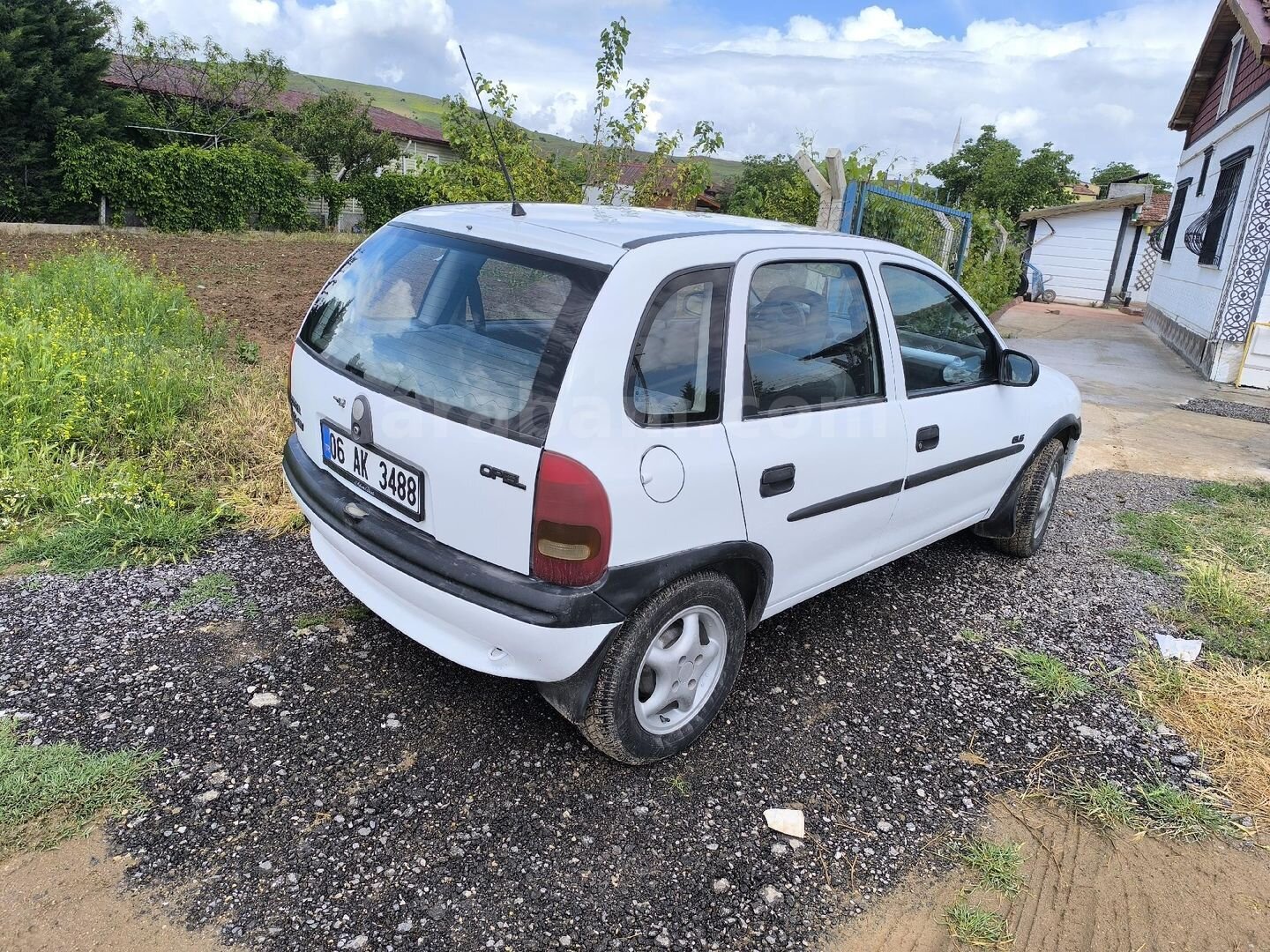 Galeriden Opel Corsa 1.4 GLS 1997 Model Kırıkkale 259.000 km Beyaz 5