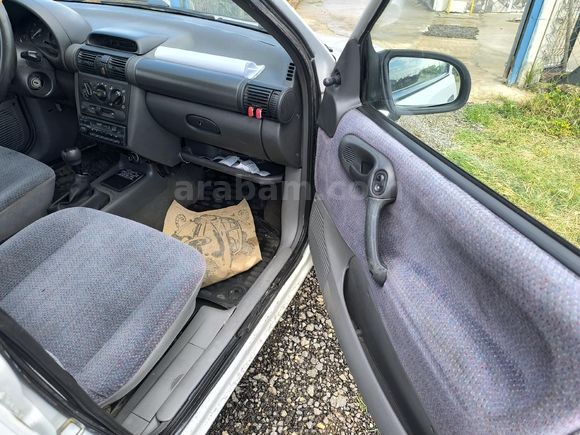 Galeriden Opel Corsa 1.4 GLS 1997 Model Kırıkkale