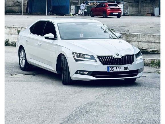 Sahibinden Skoda SuperB 1.6 TDI Style 2019 Model  80.000 km Beyaz